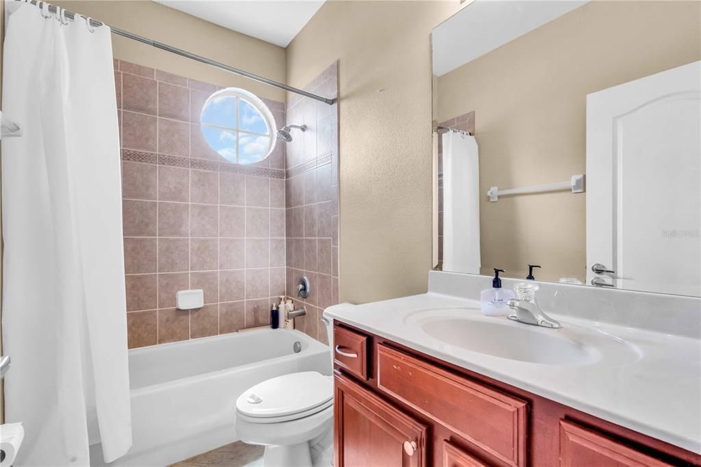 En Venta: $1,190,000 (6 camas, 4 baños, 4313 Pies cuadrados)