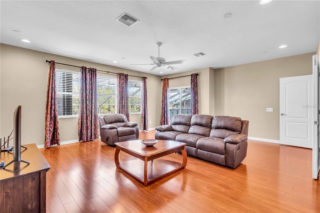 En Venta: $1,190,000 (6 camas, 4 baños, 4313 Pies cuadrados)