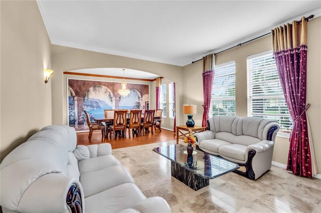 En Venta: $1,190,000 (6 camas, 4 baños, 4313 Pies cuadrados)