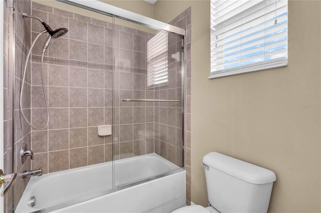 En Venta: $1,190,000 (6 camas, 4 baños, 4313 Pies cuadrados)