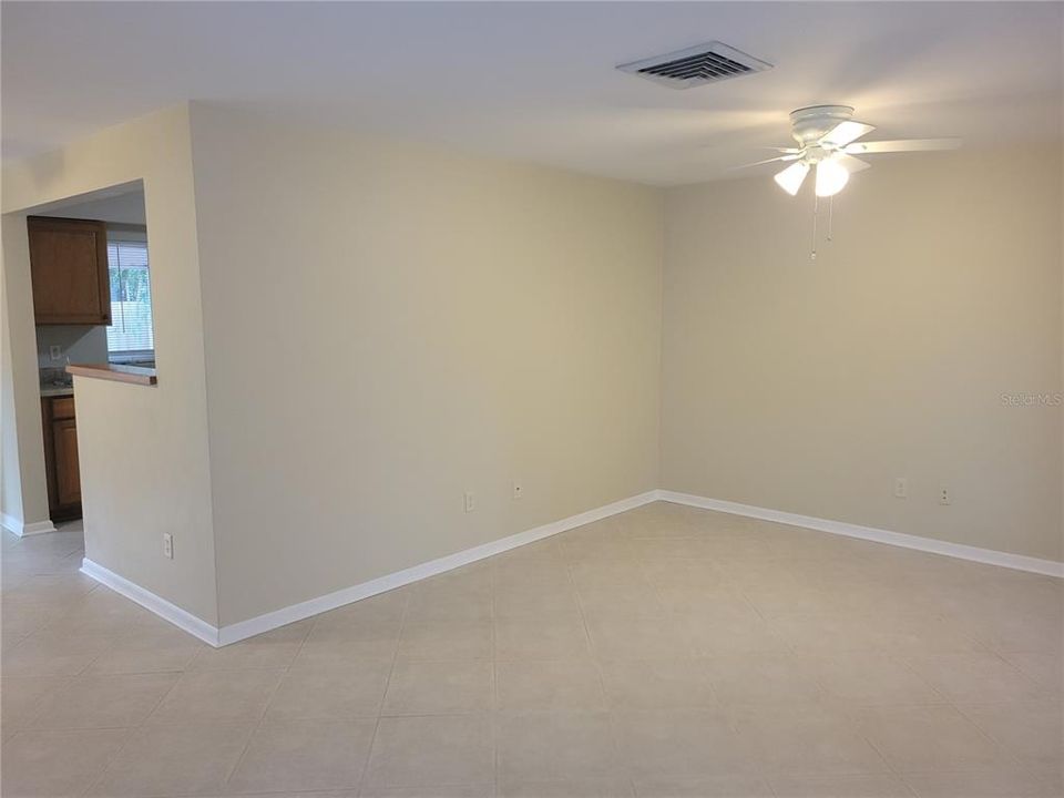 For Sale: $354,900 (2 beds, 1 baths, 1070 Square Feet)