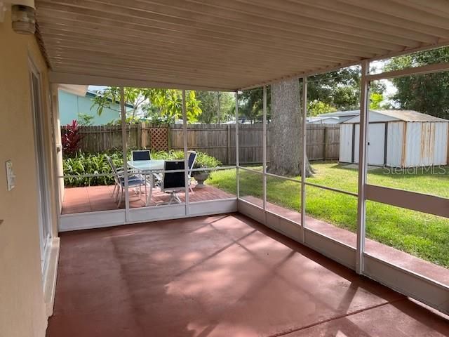 For Sale: $354,900 (2 beds, 1 baths, 1070 Square Feet)