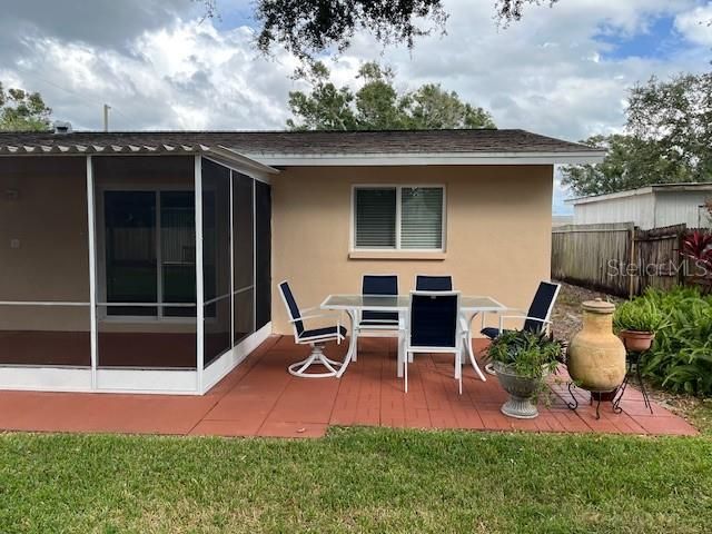 For Sale: $354,900 (2 beds, 1 baths, 1070 Square Feet)