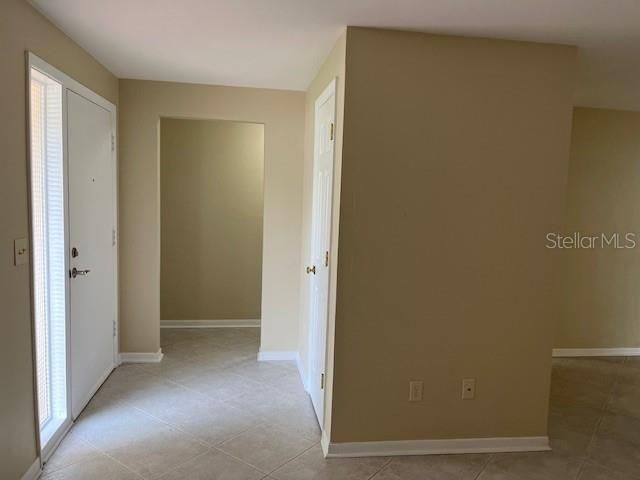 For Sale: $354,900 (2 beds, 1 baths, 1070 Square Feet)