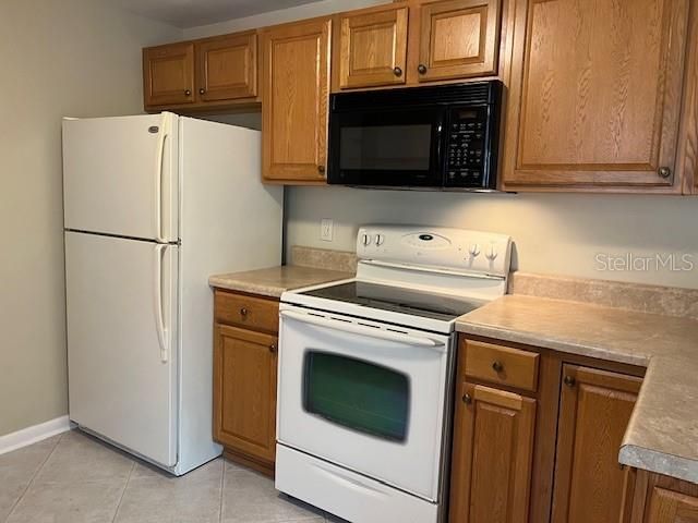 For Sale: $354,900 (2 beds, 1 baths, 1070 Square Feet)