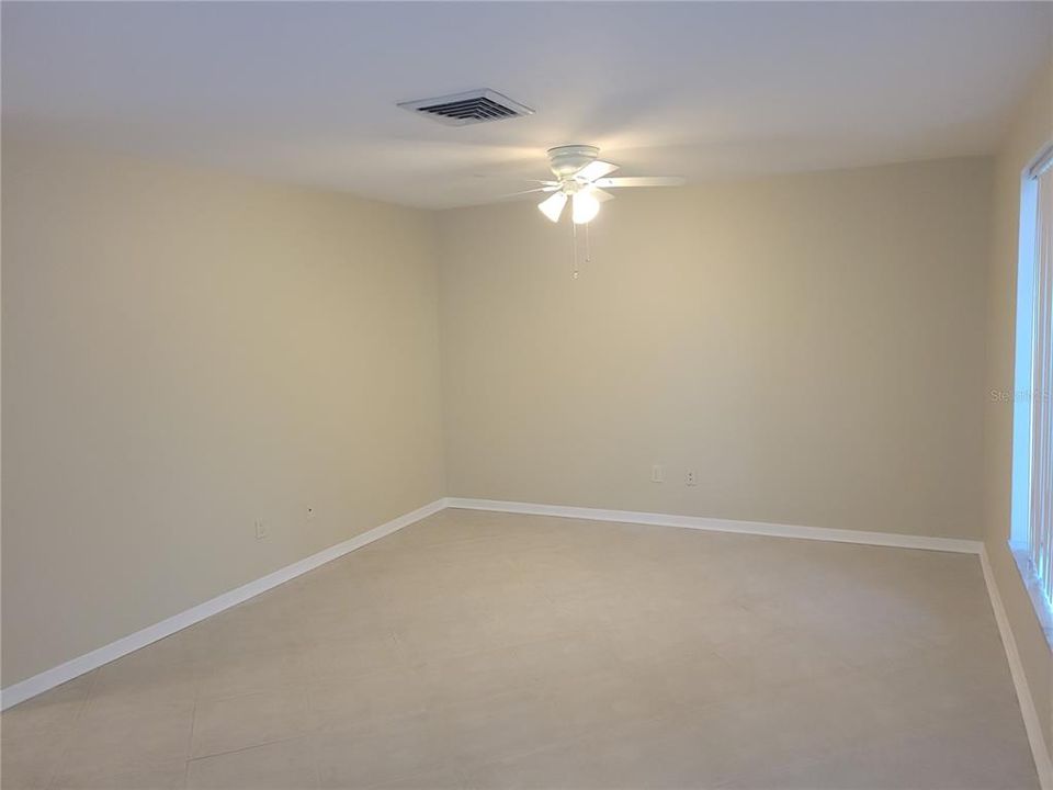 For Sale: $354,900 (2 beds, 1 baths, 1070 Square Feet)