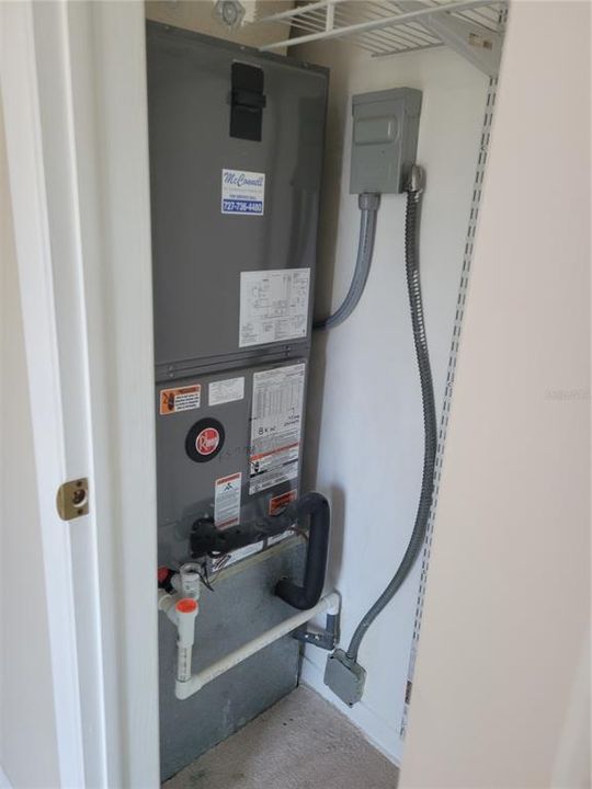 For Sale: $354,900 (2 beds, 1 baths, 1070 Square Feet)