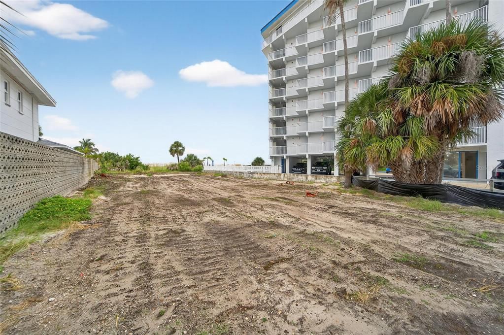 待售: $2,200,000 (0.15 acres)