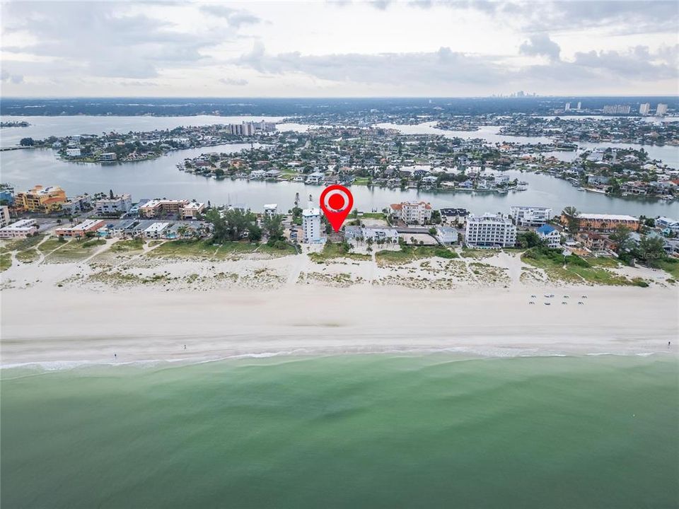 待售: $2,200,000 (0.15 acres)