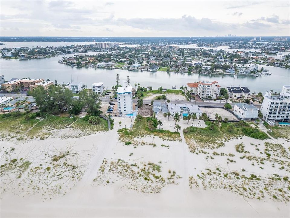 待售: $2,200,000 (0.15 acres)