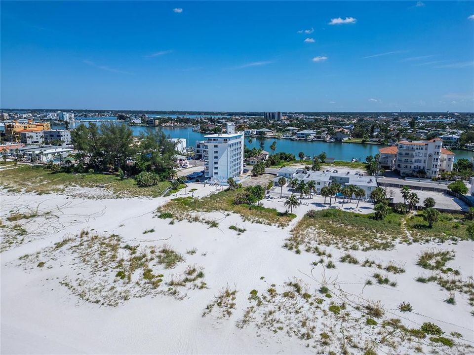 待售: $2,200,000 (0.15 acres)