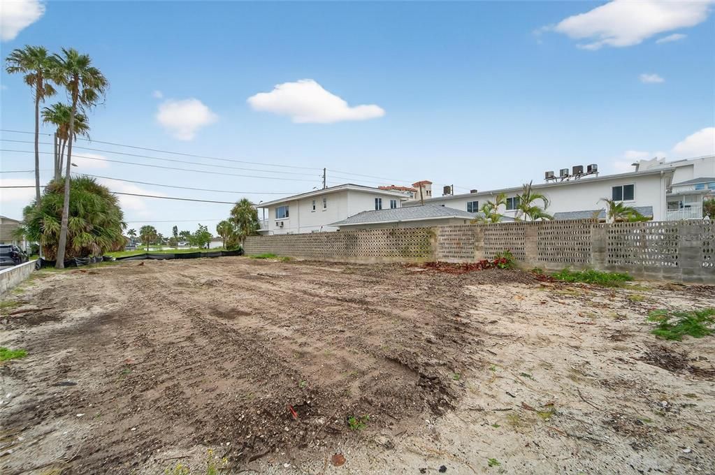 待售: $2,200,000 (0.15 acres)