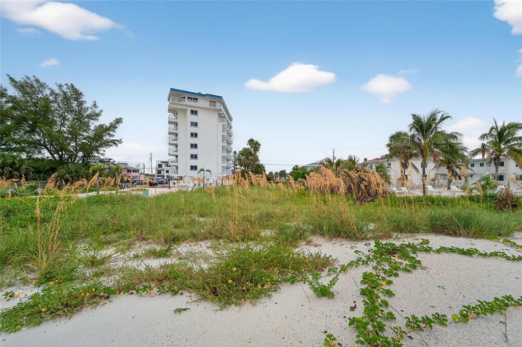 待售: $2,200,000 (0.15 acres)