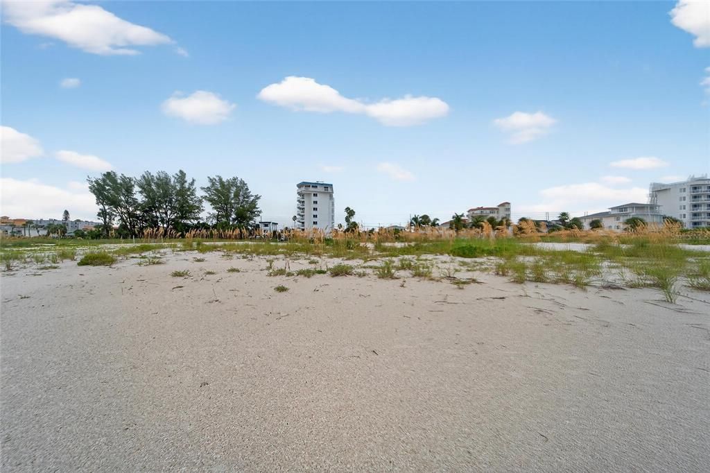 待售: $2,200,000 (0.15 acres)