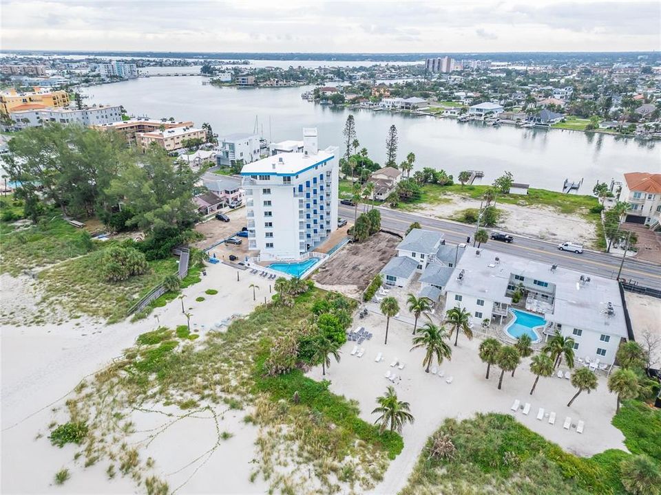 待售: $2,200,000 (0.15 acres)