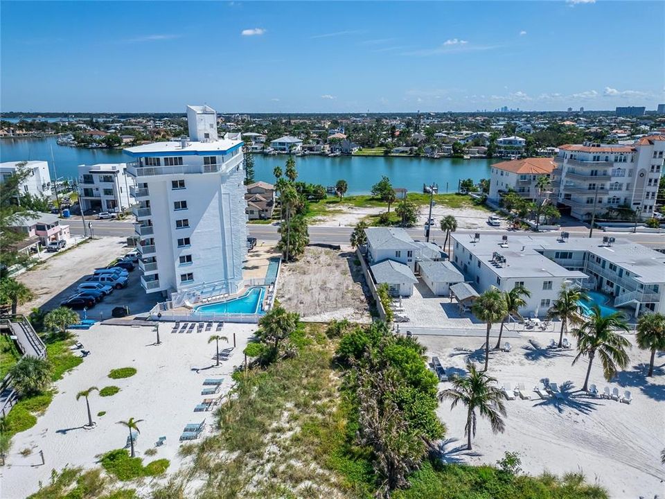 待售: $2,200,000 (0.15 acres)