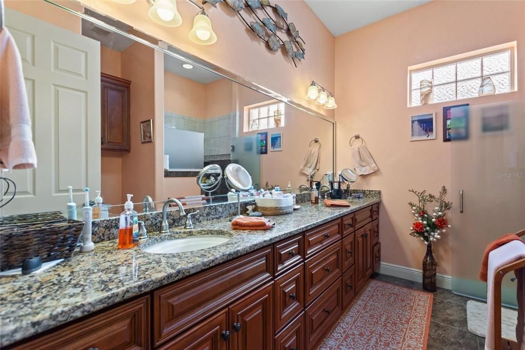 На продажу: $475,000 (1 спален, 2 ванн, 1240 Квадратных фут)