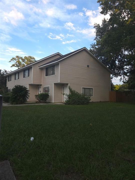 Под контрактом: $80,000 (2 спален, 1 ванн, 1016 Квадратных фут)