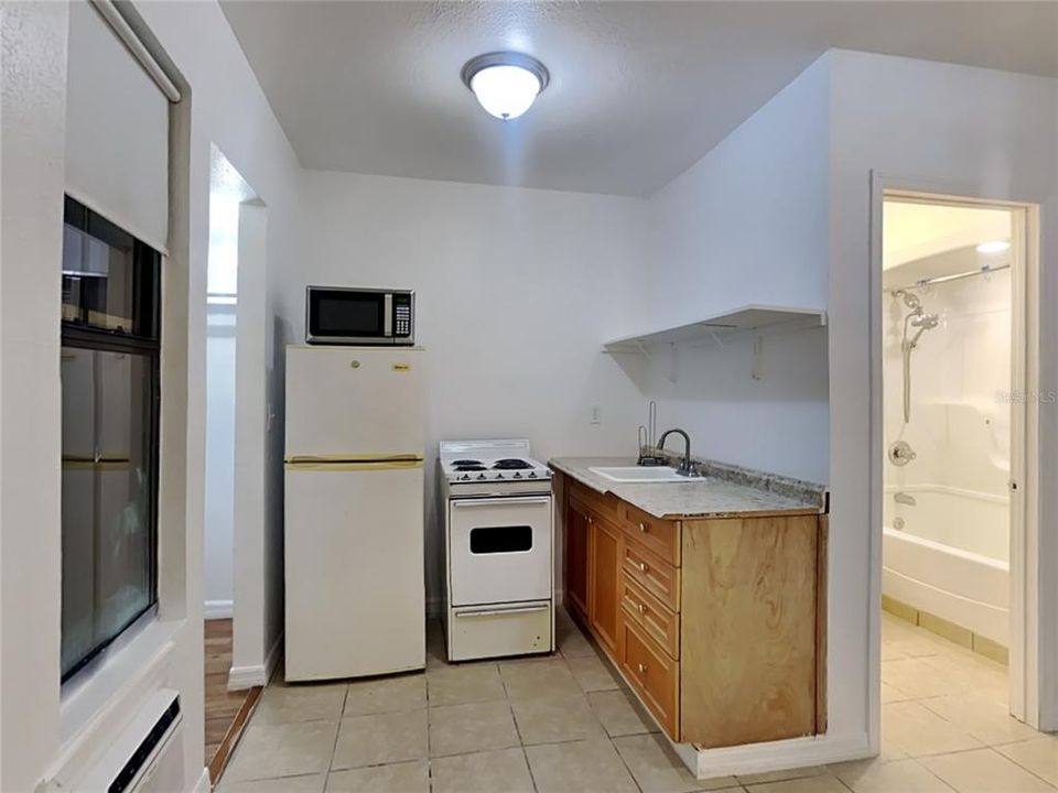 For Rent: $850 (1 beds, 1 baths, 1200 Square Feet)