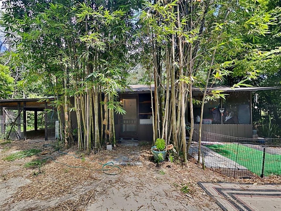 For Rent: $850 (1 beds, 1 baths, 1200 Square Feet)