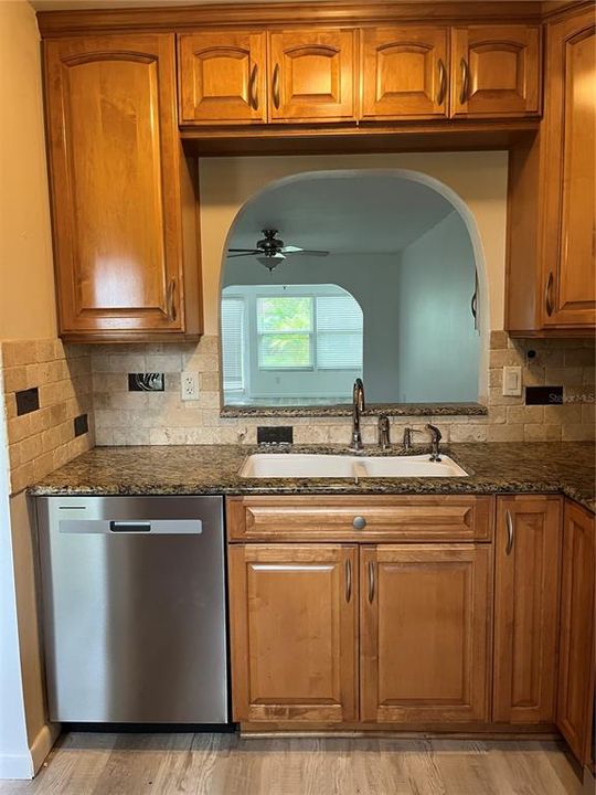 For Rent: $1,700 (2 beds, 2 baths, 866 Square Feet)