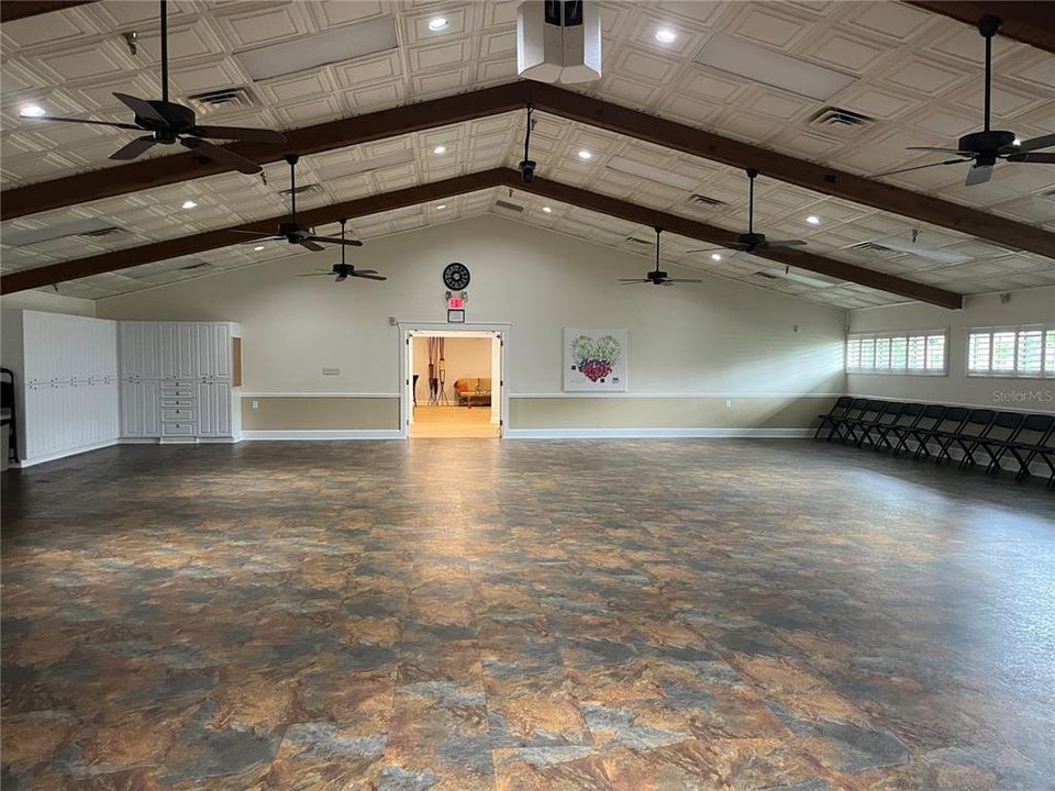 For Rent: $1,700 (2 beds, 2 baths, 866 Square Feet)