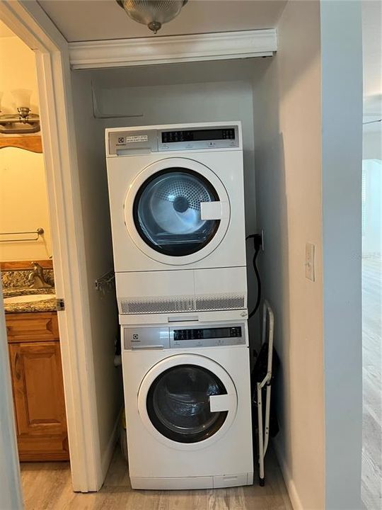 For Rent: $1,700 (2 beds, 2 baths, 866 Square Feet)