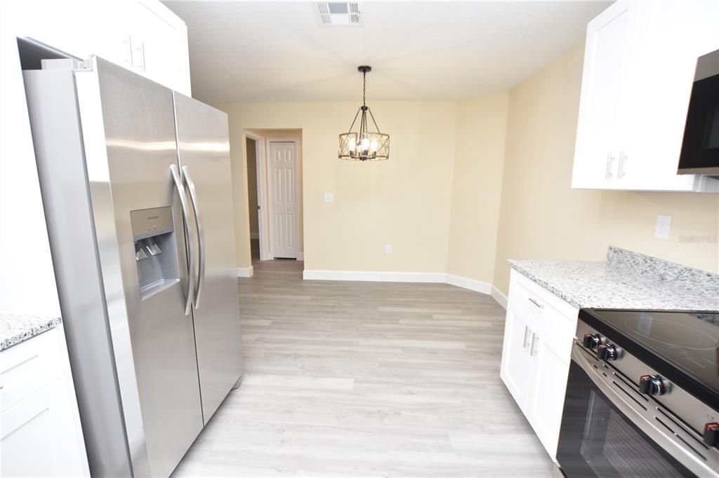 出租: $1,599 (3 贝兹, 2 浴室, 1108 平方英尺)