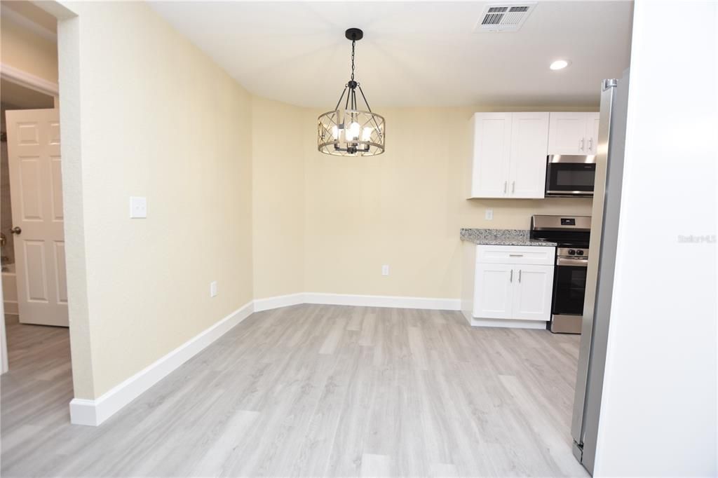 出租: $1,599 (3 贝兹, 2 浴室, 1108 平方英尺)