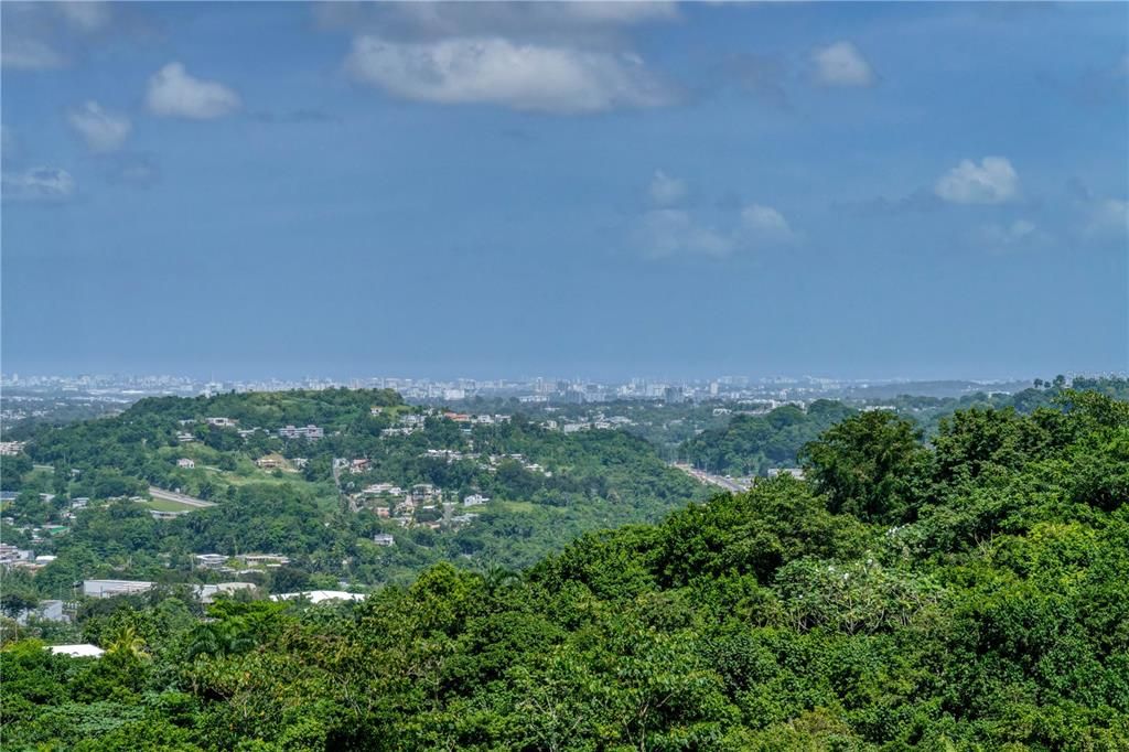 На продажу: $550,000 (1.00 acres)