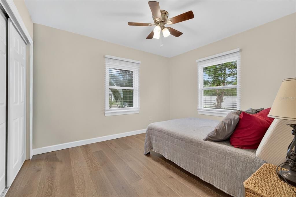 Active With Contract: $2,650 (3 beds, 2 baths, 1250 Square Feet)