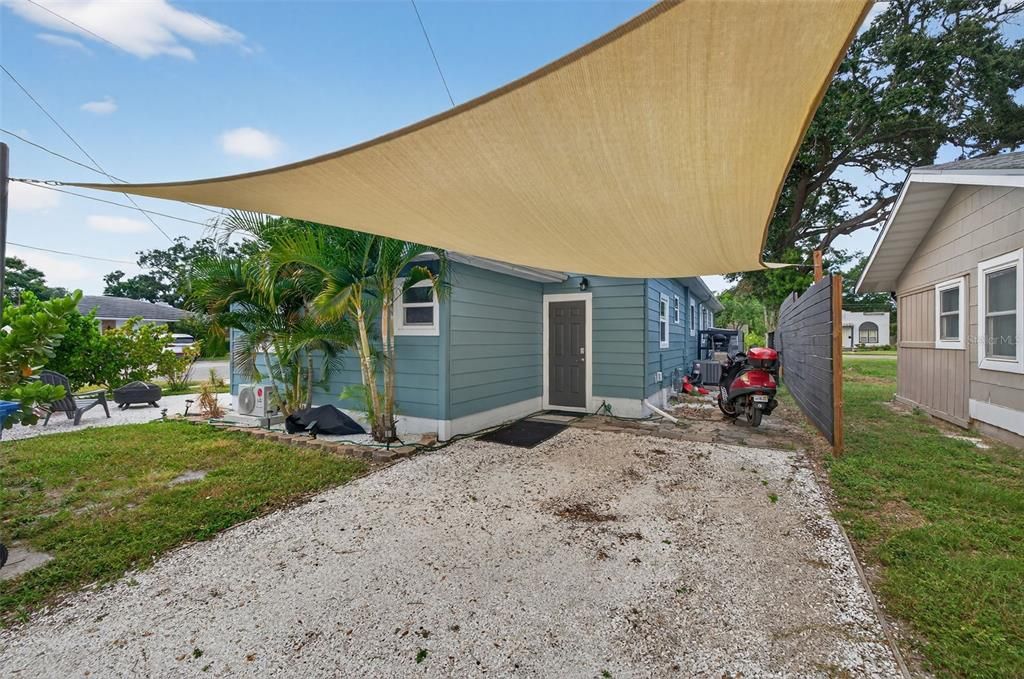 Active With Contract: $2,650 (3 beds, 2 baths, 1250 Square Feet)