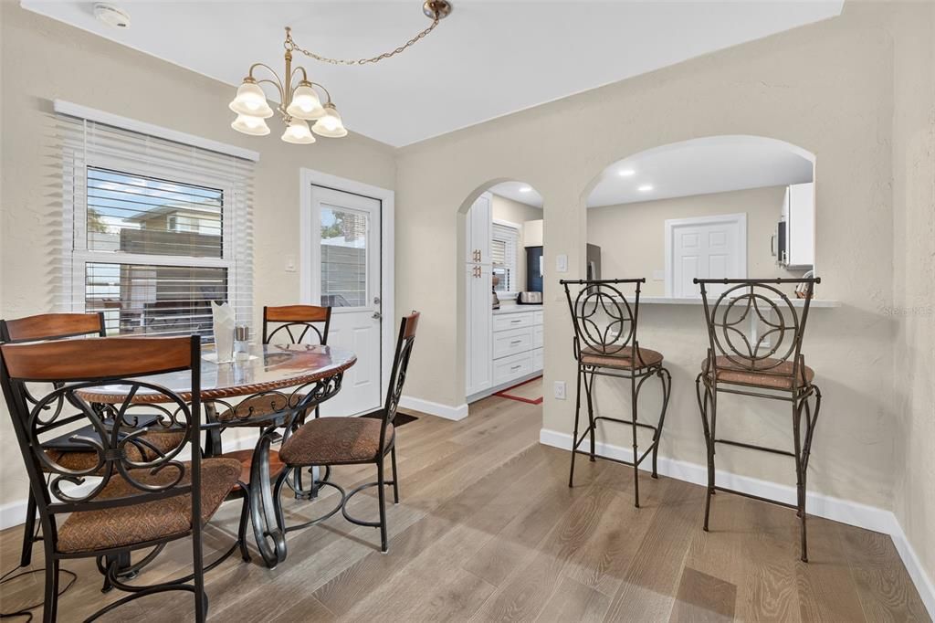 Active With Contract: $2,650 (3 beds, 2 baths, 1250 Square Feet)