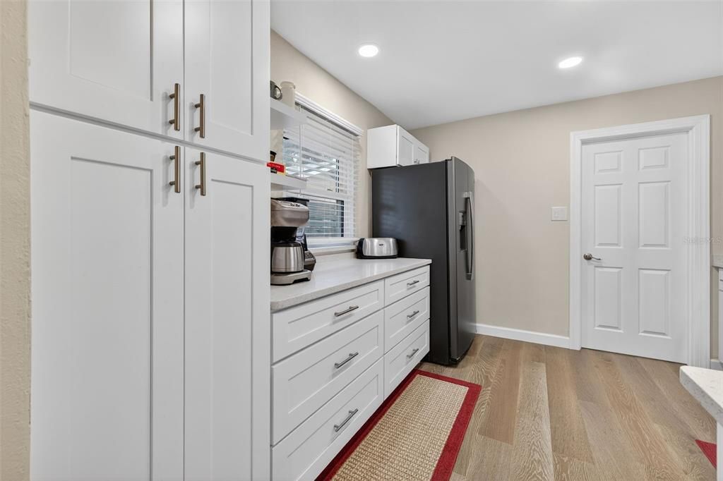 Active With Contract: $2,650 (3 beds, 2 baths, 1250 Square Feet)