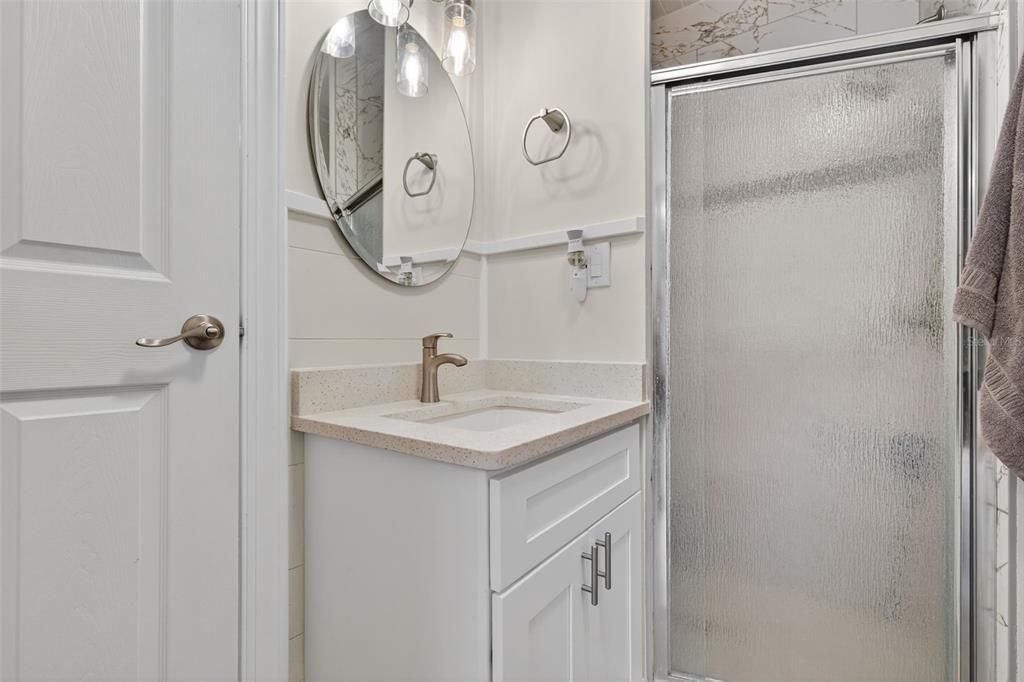 Active With Contract: $2,650 (3 beds, 2 baths, 1250 Square Feet)