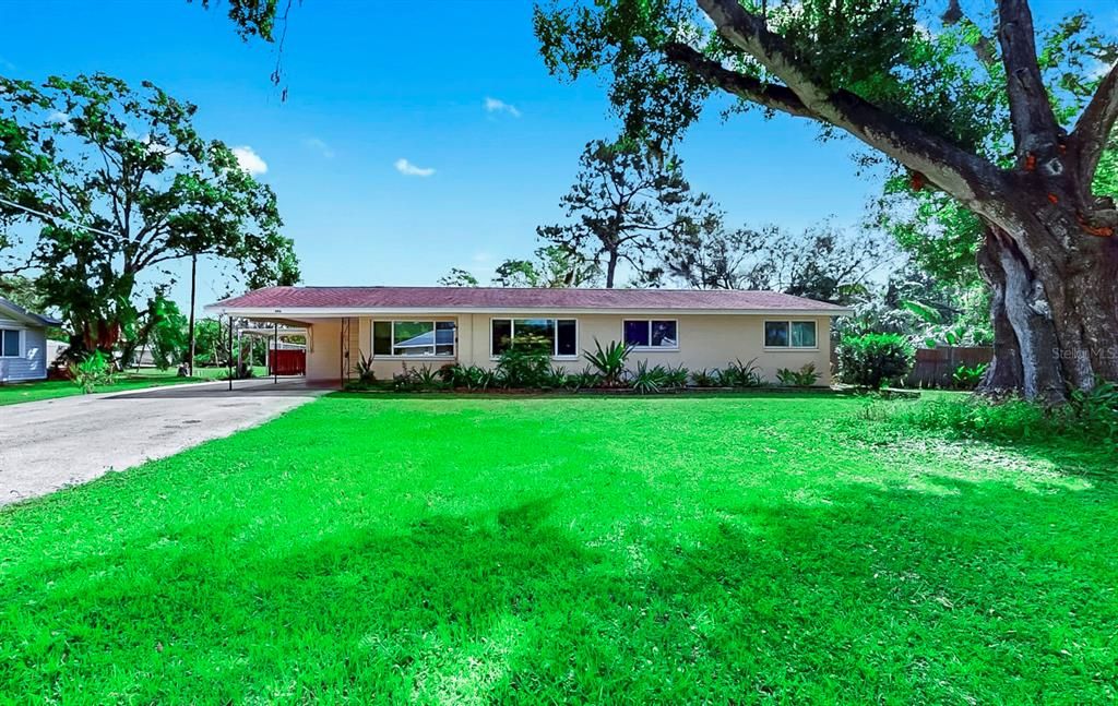 Недавно продано: $299,900 (3 спален, 2 ванн, 1876 Квадратных фут)