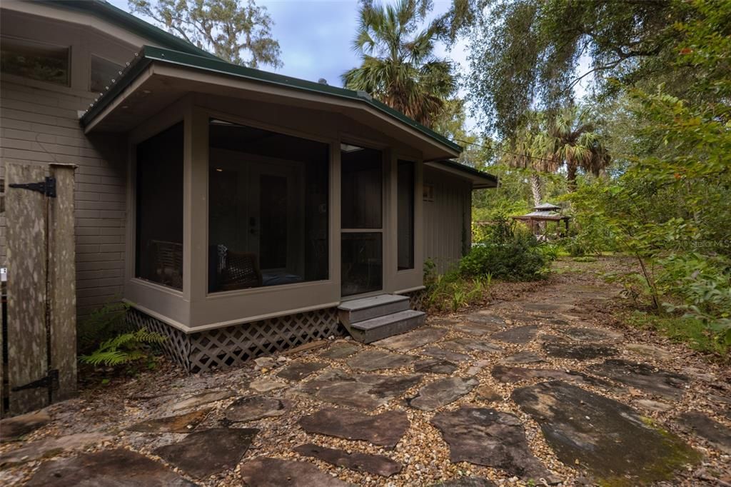 待售: $675,000 (4 贝兹, 3 浴室, 2340 平方英尺)