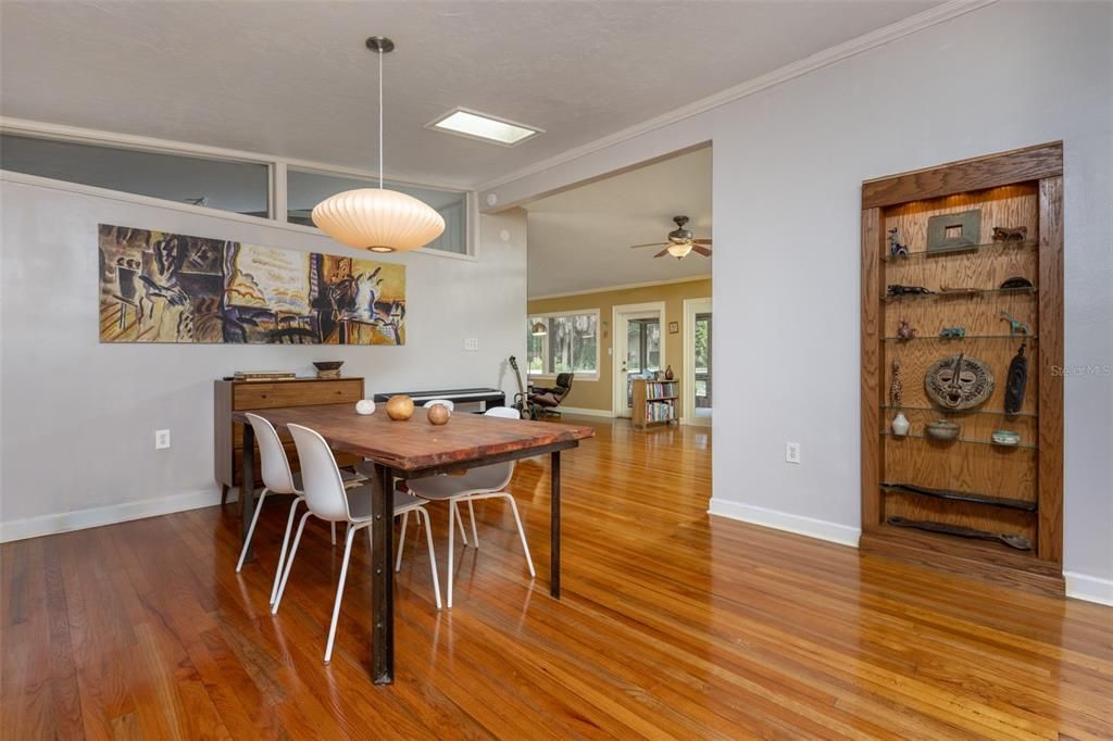 待售: $675,000 (4 贝兹, 3 浴室, 2340 平方英尺)