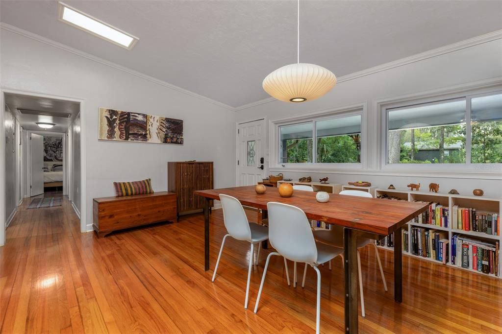 待售: $675,000 (4 贝兹, 3 浴室, 2340 平方英尺)