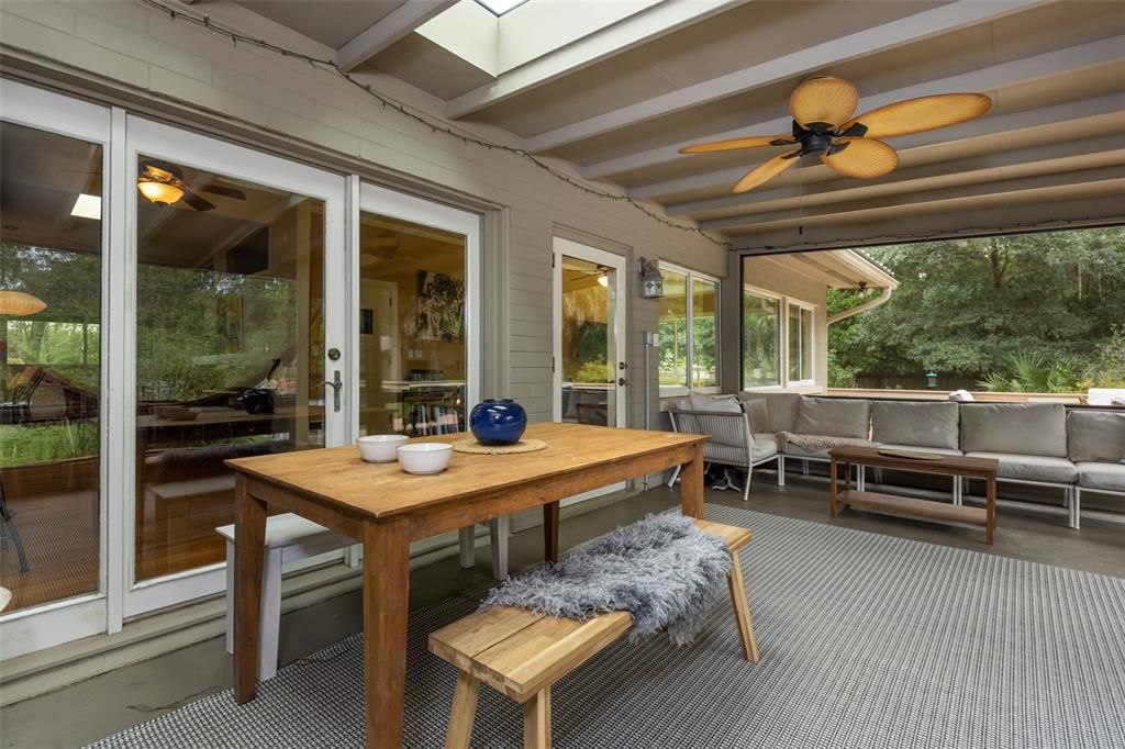 待售: $675,000 (4 贝兹, 3 浴室, 2340 平方英尺)