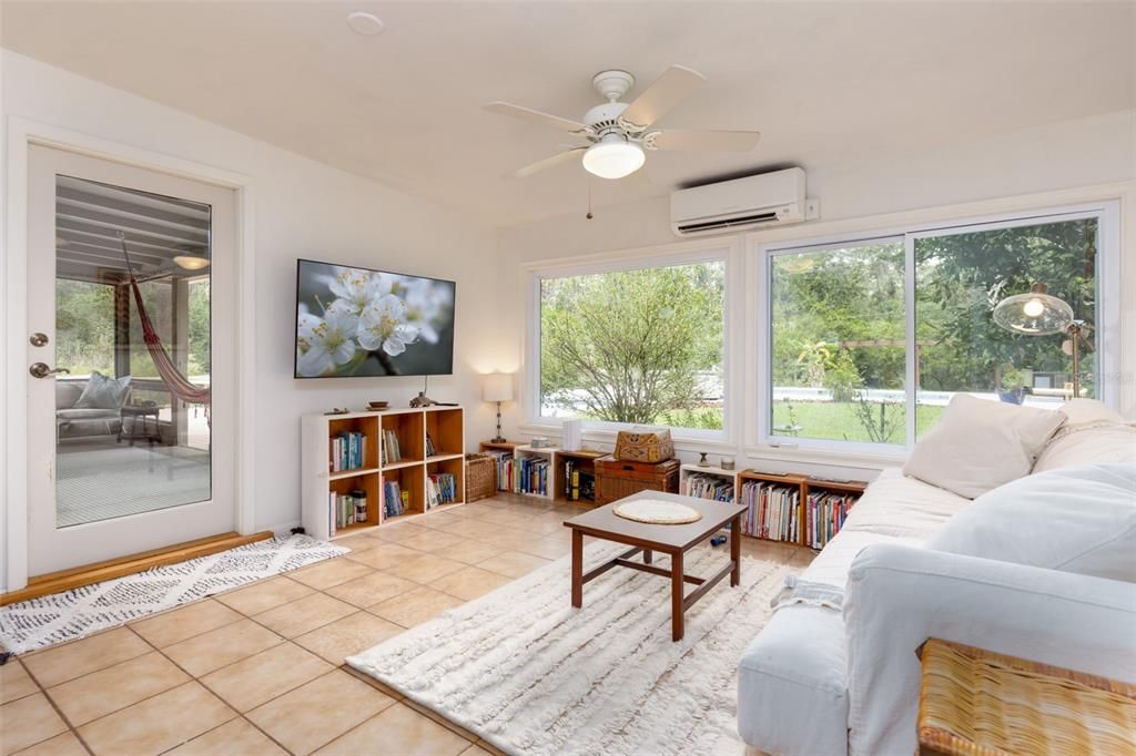 待售: $675,000 (4 贝兹, 3 浴室, 2340 平方英尺)