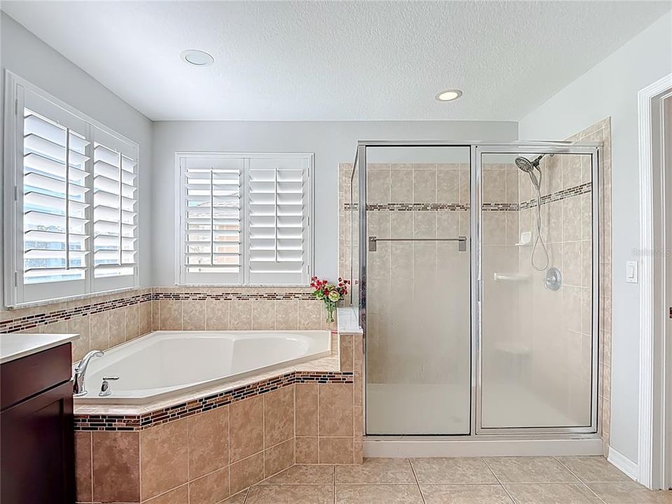 For Sale: $550,000 (5 beds, 3 baths, 3355 Square Feet)