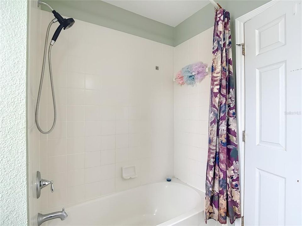 For Sale: $550,000 (5 beds, 3 baths, 3355 Square Feet)