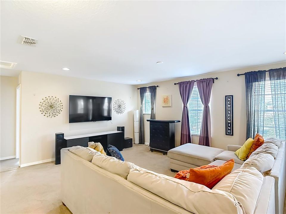 For Sale: $550,000 (5 beds, 3 baths, 3355 Square Feet)