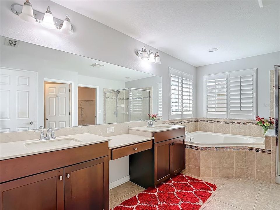 For Sale: $550,000 (5 beds, 3 baths, 3355 Square Feet)