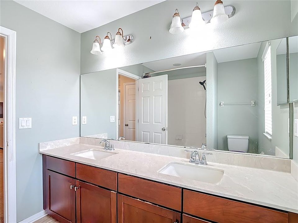 For Sale: $550,000 (5 beds, 3 baths, 3355 Square Feet)