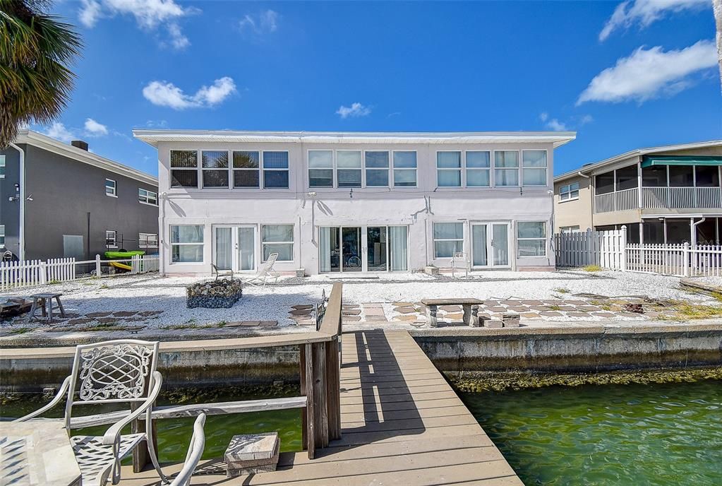 For Sale: $360,000 (1 beds, 1 baths, 684 Square Feet)