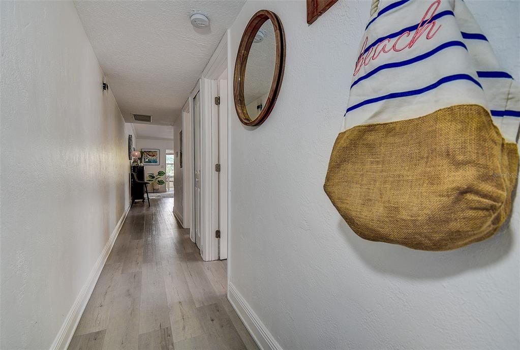 For Sale: $360,000 (1 beds, 1 baths, 684 Square Feet)