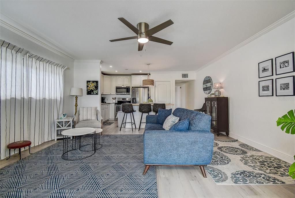 For Sale: $360,000 (1 beds, 1 baths, 684 Square Feet)