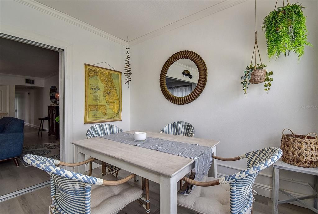 For Sale: $360,000 (1 beds, 1 baths, 684 Square Feet)